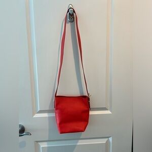 Madewell The Essential Mini Bucket Tote in Leather